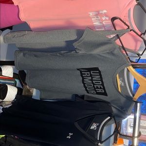 4 practically brand new under armour clothes!